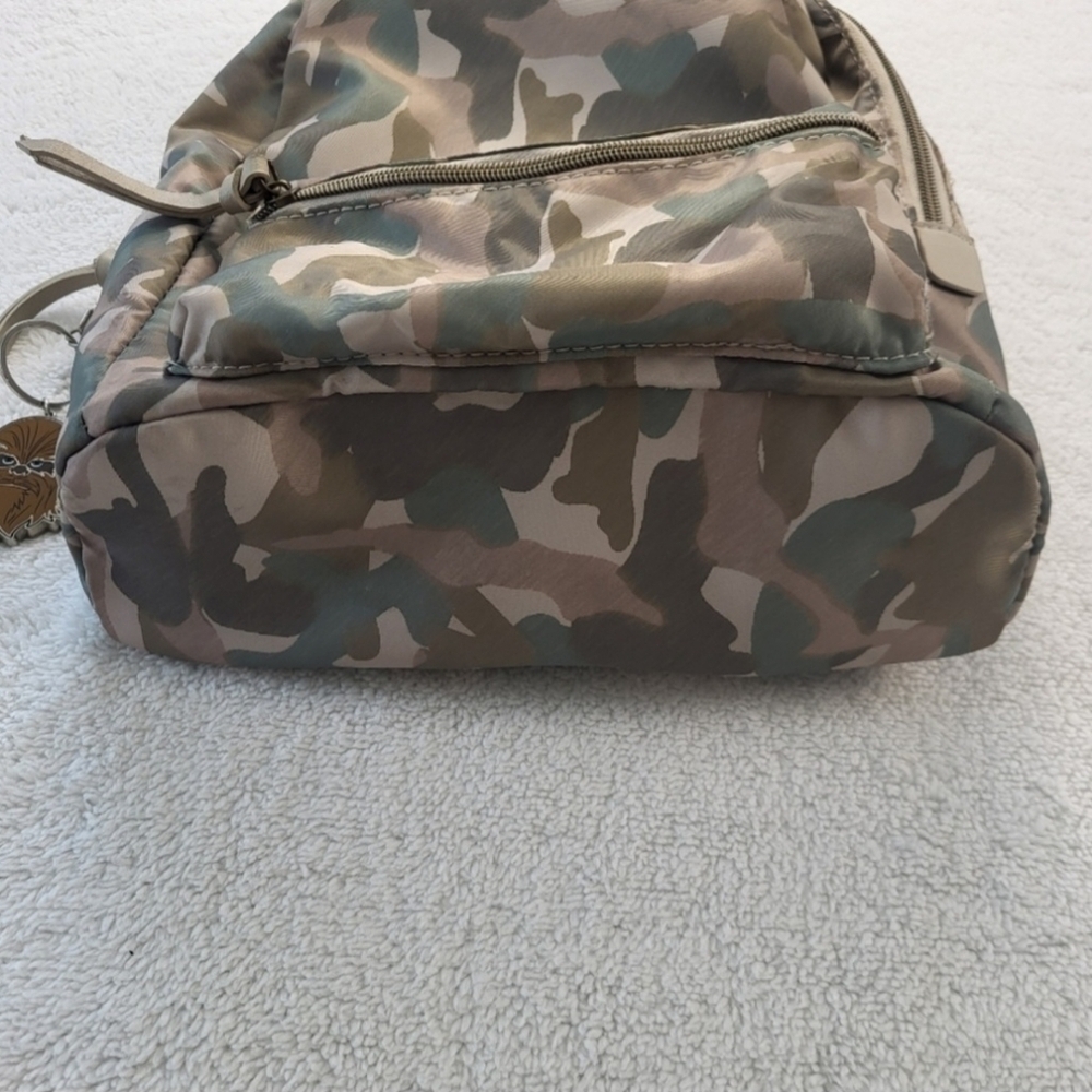 Camo Mini Backpack with Collectable StarWars Chewbaca Key Chain/Charm - Picture 5 of 12